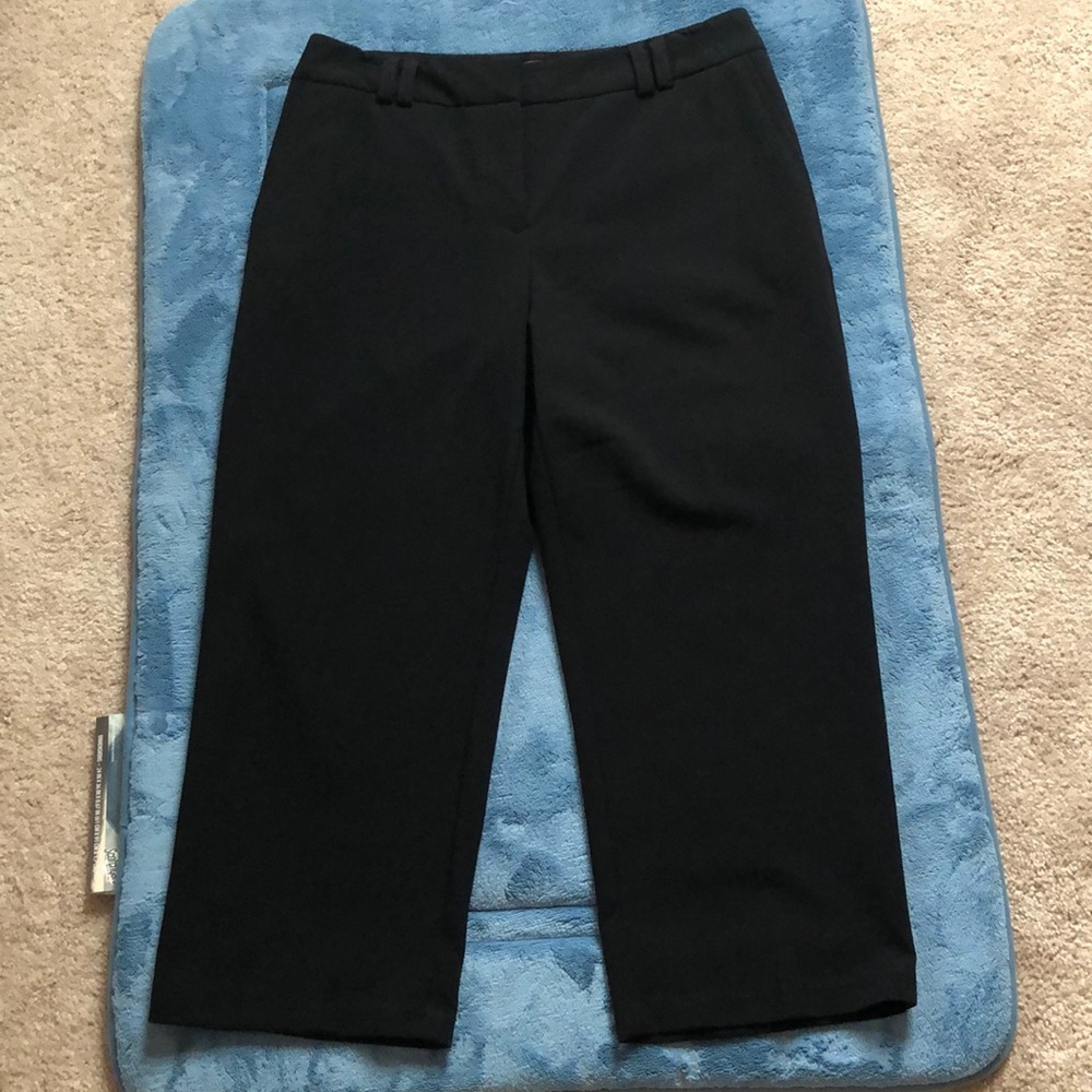 212 Collection Black Capris
